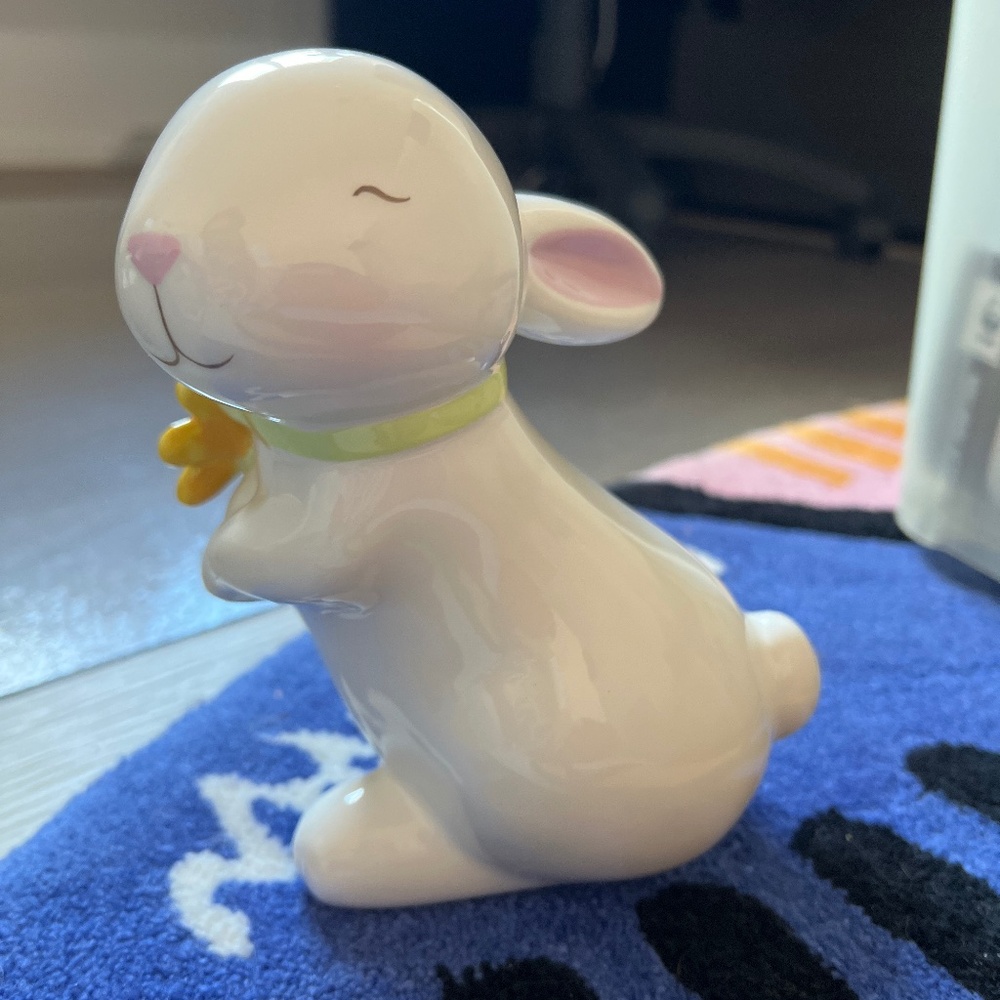 Grasslands Road Bunny Statue